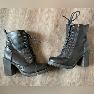 Combat Boots With Pocket